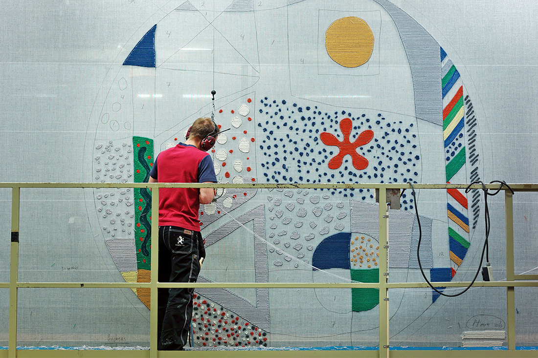 ハンドタフティングでの製造