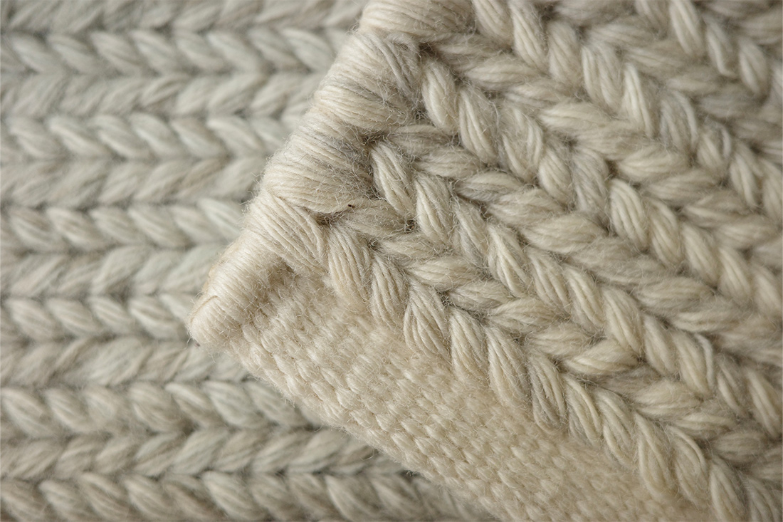 クヴァドラ アラム 織り目アップ