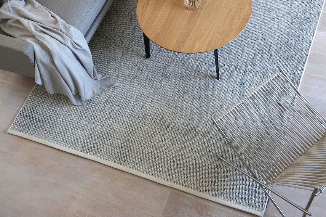 クヴァドラ カノン ホワイト ラグ