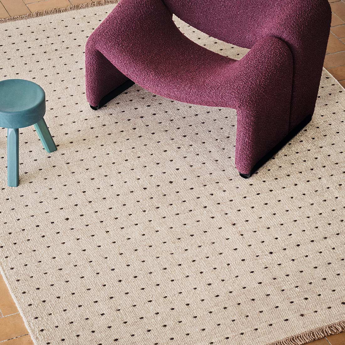 クヴァドラ イールドドットナチュラリーカラードフリンジ ラグスタイリング