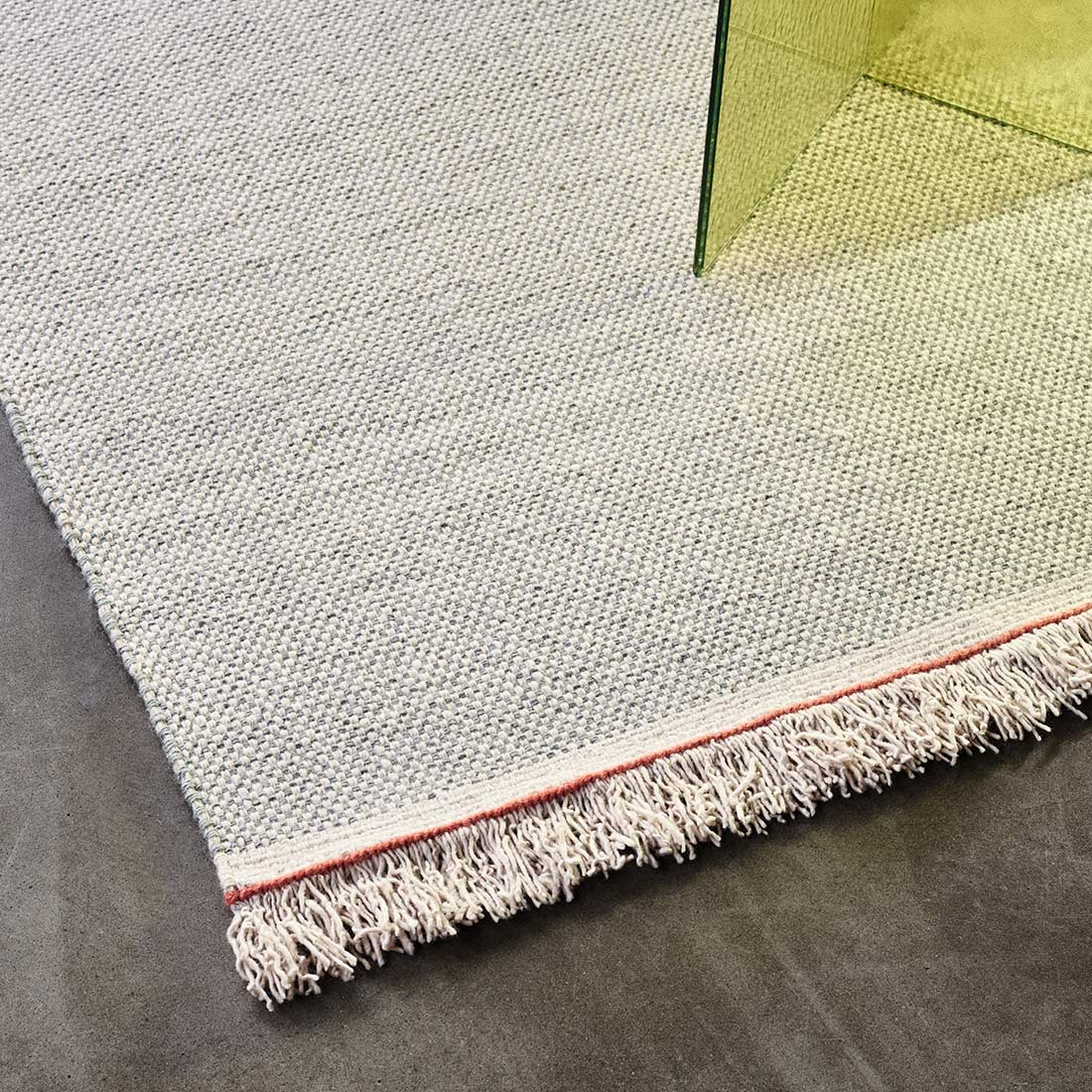 クヴァドラ デュオトーン ラグのスタイリング