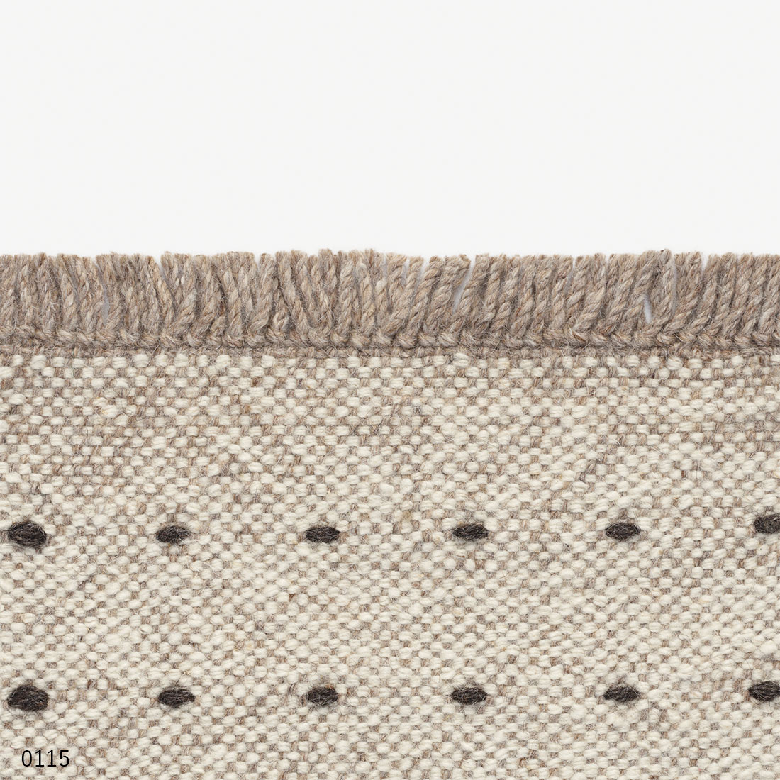 クヴァドラ イールドドットナチュラリーカラードフリンジ ラグ