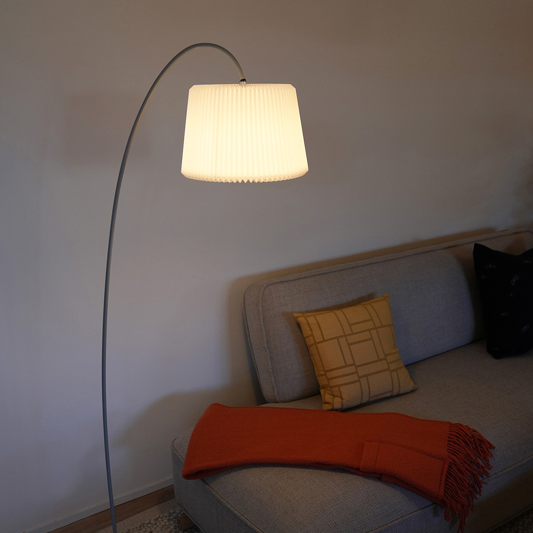 SNOWDROP フロアランプ グレー