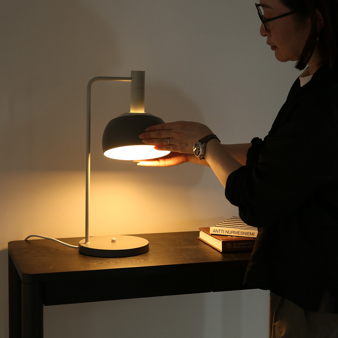 FJ Elements Table Lamp