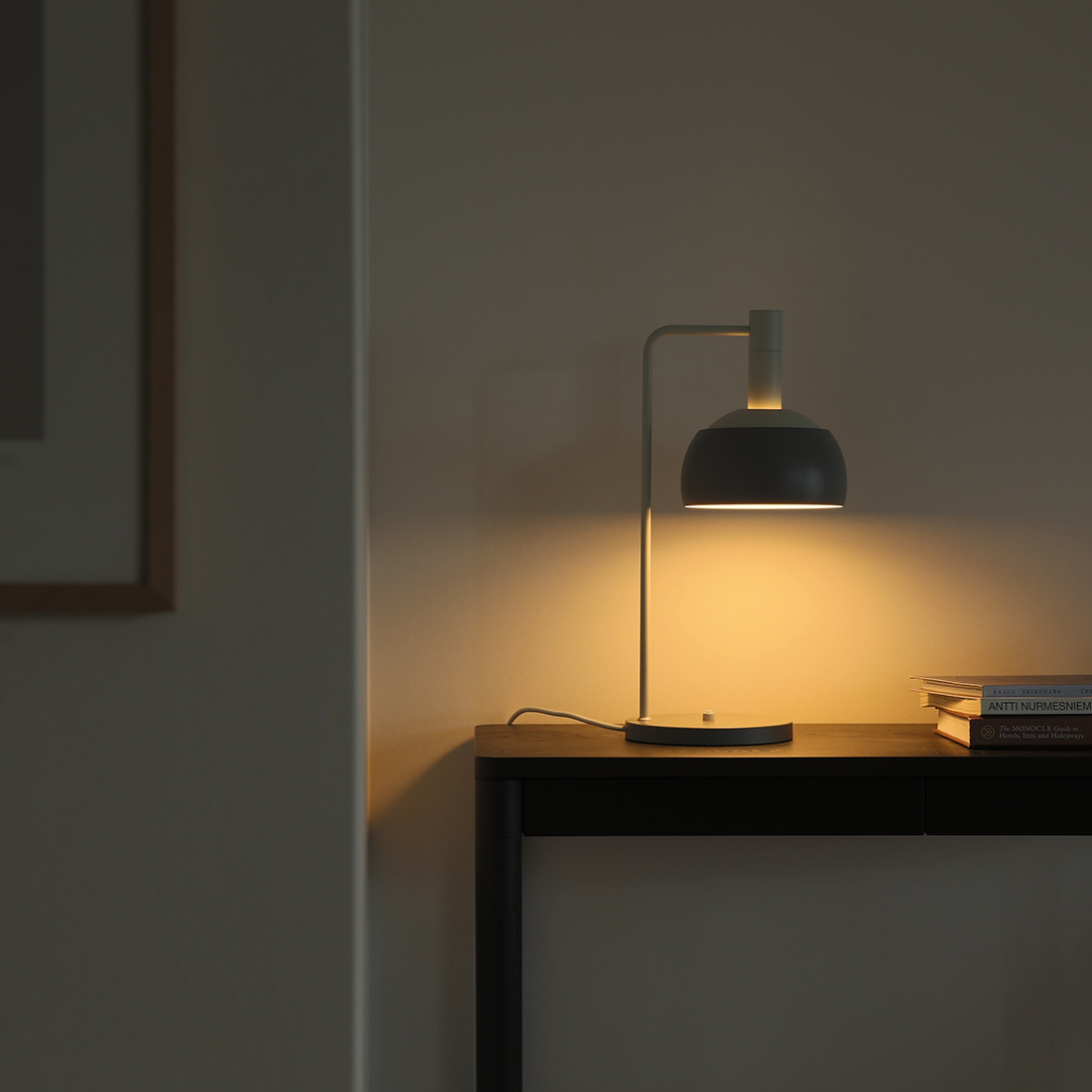 FJ Elements Table Lamp