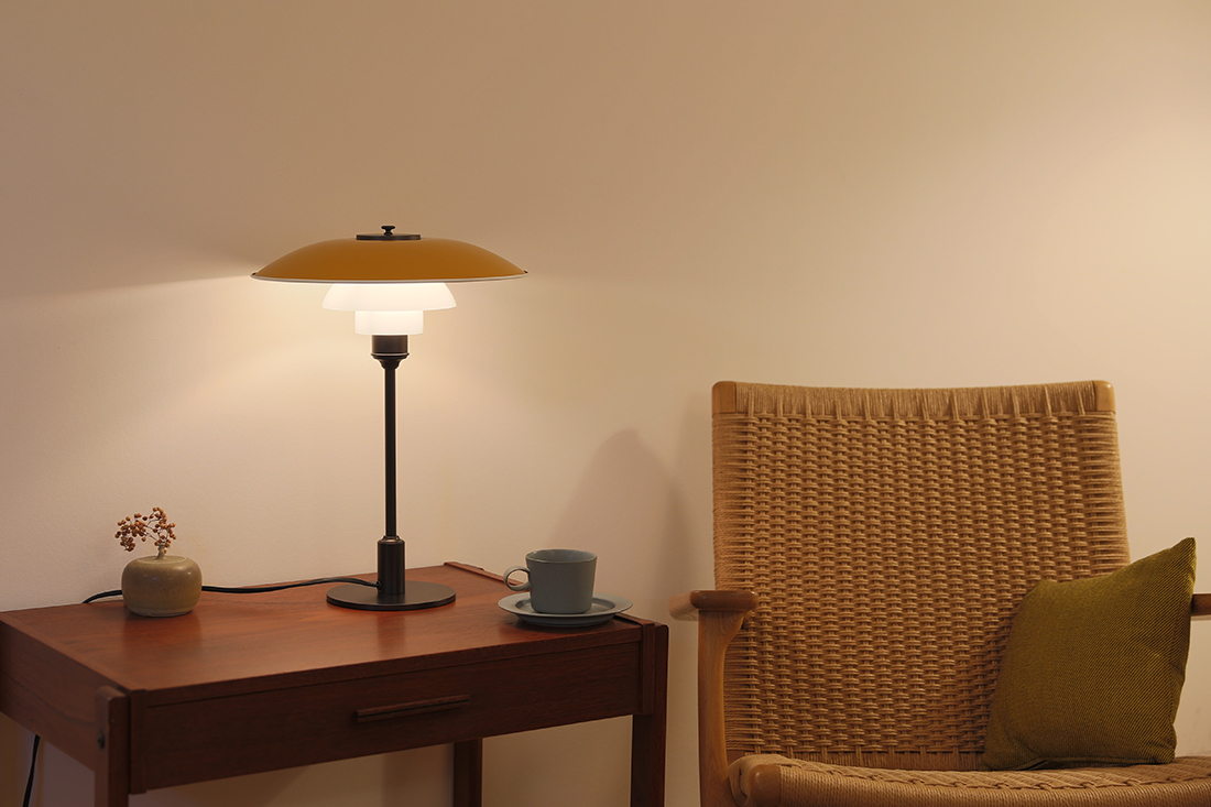 PH 3 1/2-2 1/2 Tableのイエローのインテリア