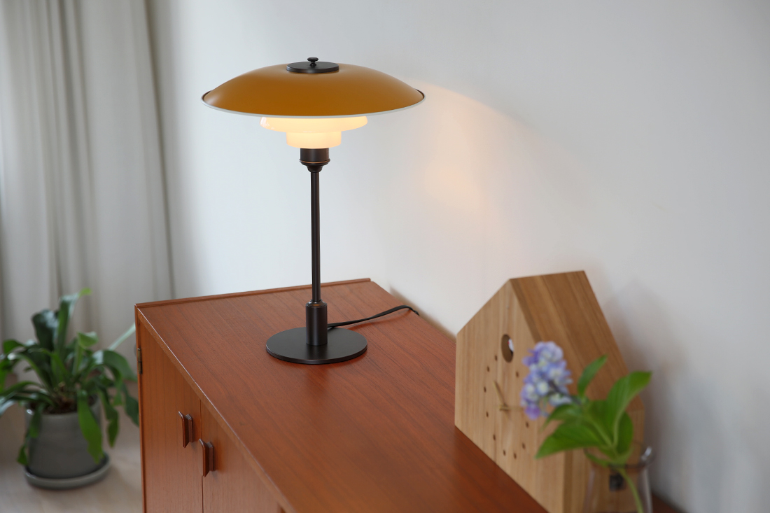 PH 3 1/2-2 1/2 Tableのイエローのインテリア