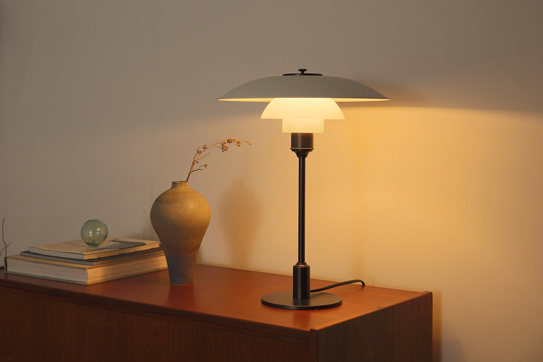 PH 3 1/2-2 1/2 Tableのホワイトのインテリア