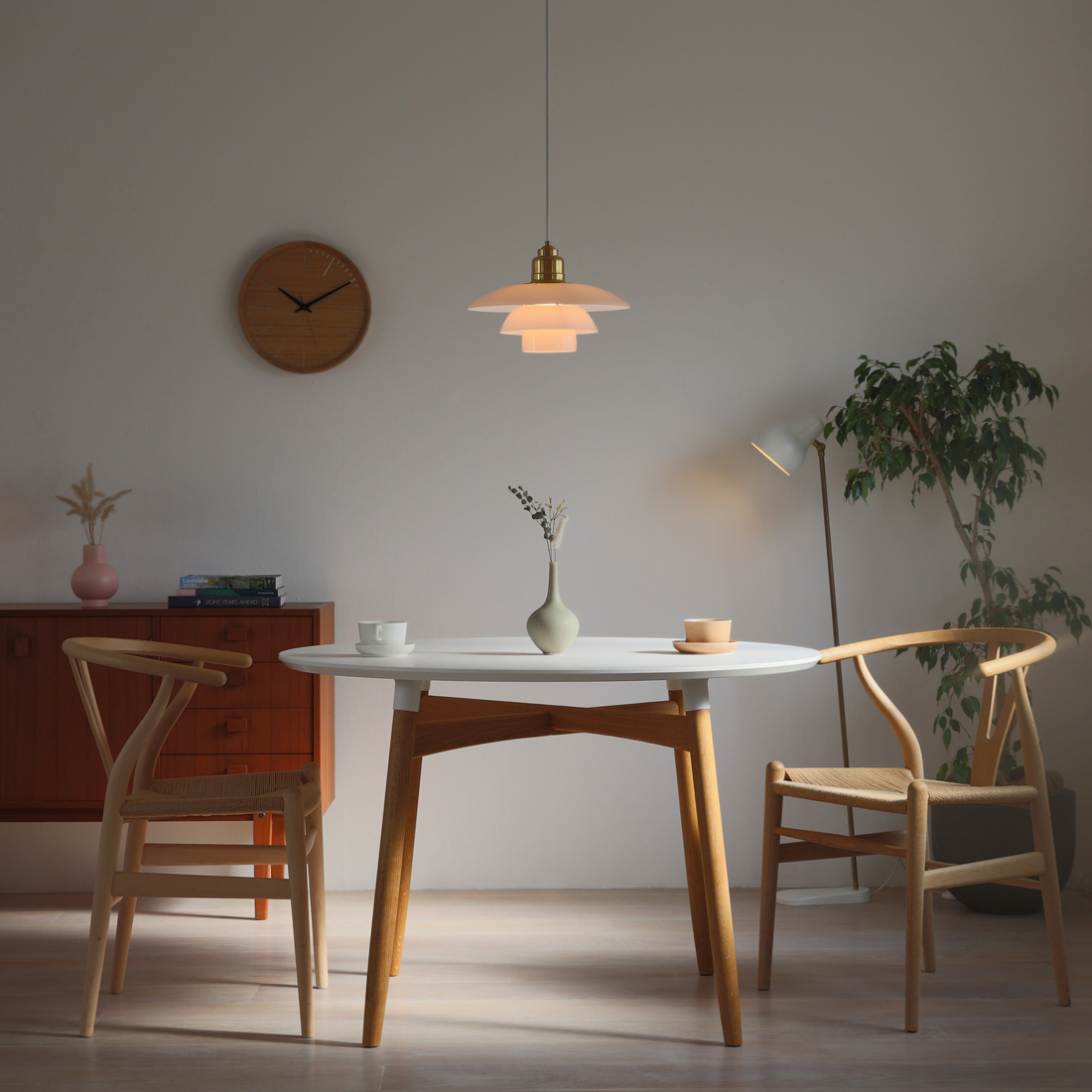 PH 3 1/2-3 Glass Pendant