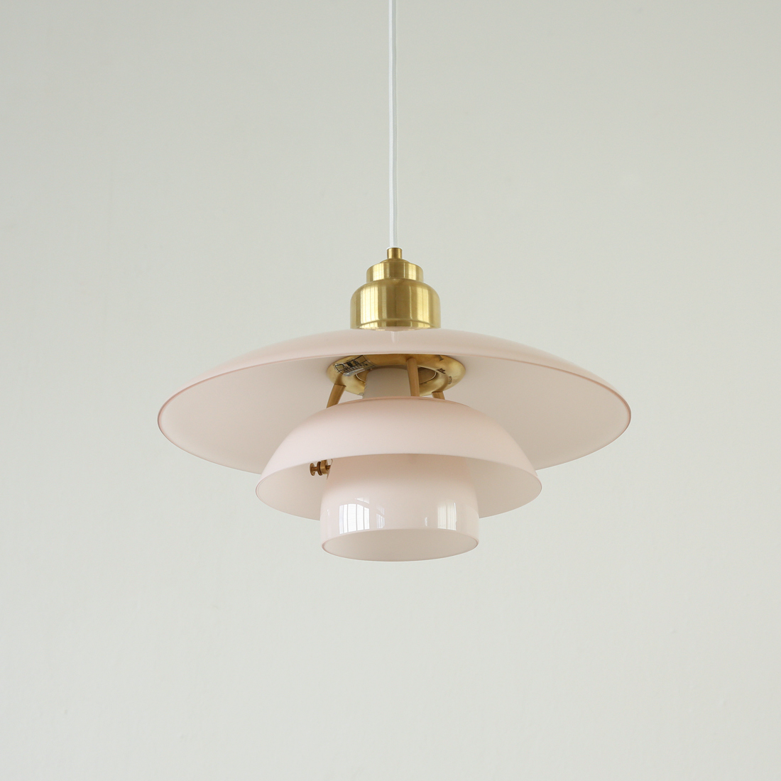 PH 3 1/2-3 Glass Pendant