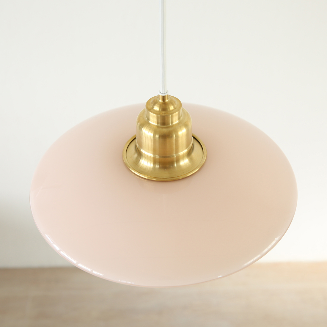 PH 3 1/2-3 Glass Pendant