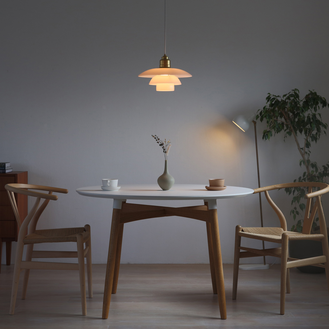 PH 3 1/2-3 Glass Pendant