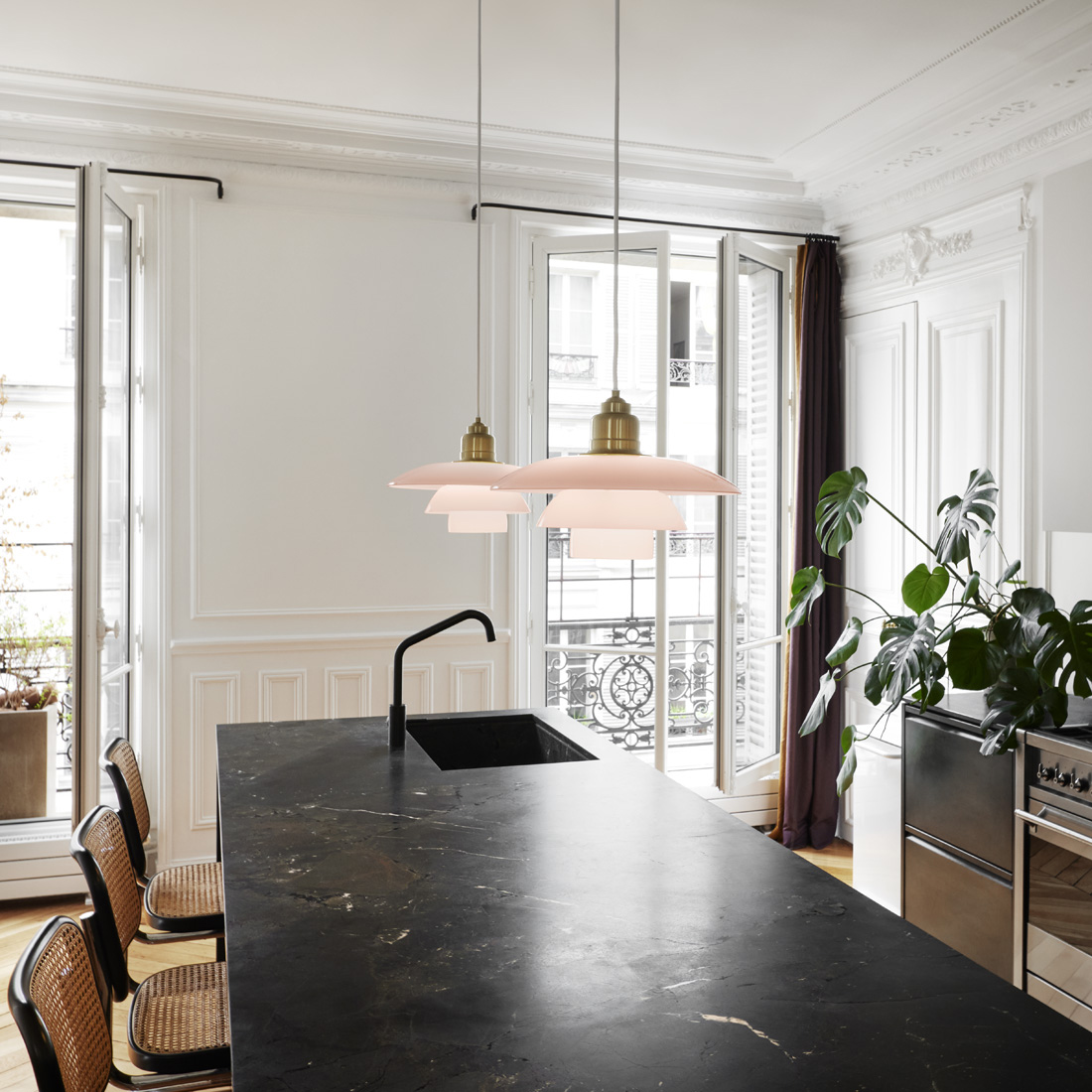 PH 3 1/2-3 Glass Pendant