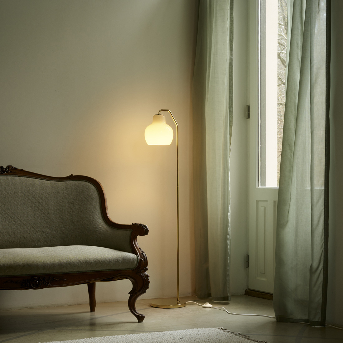 VL Ring Crown Floor Lamp