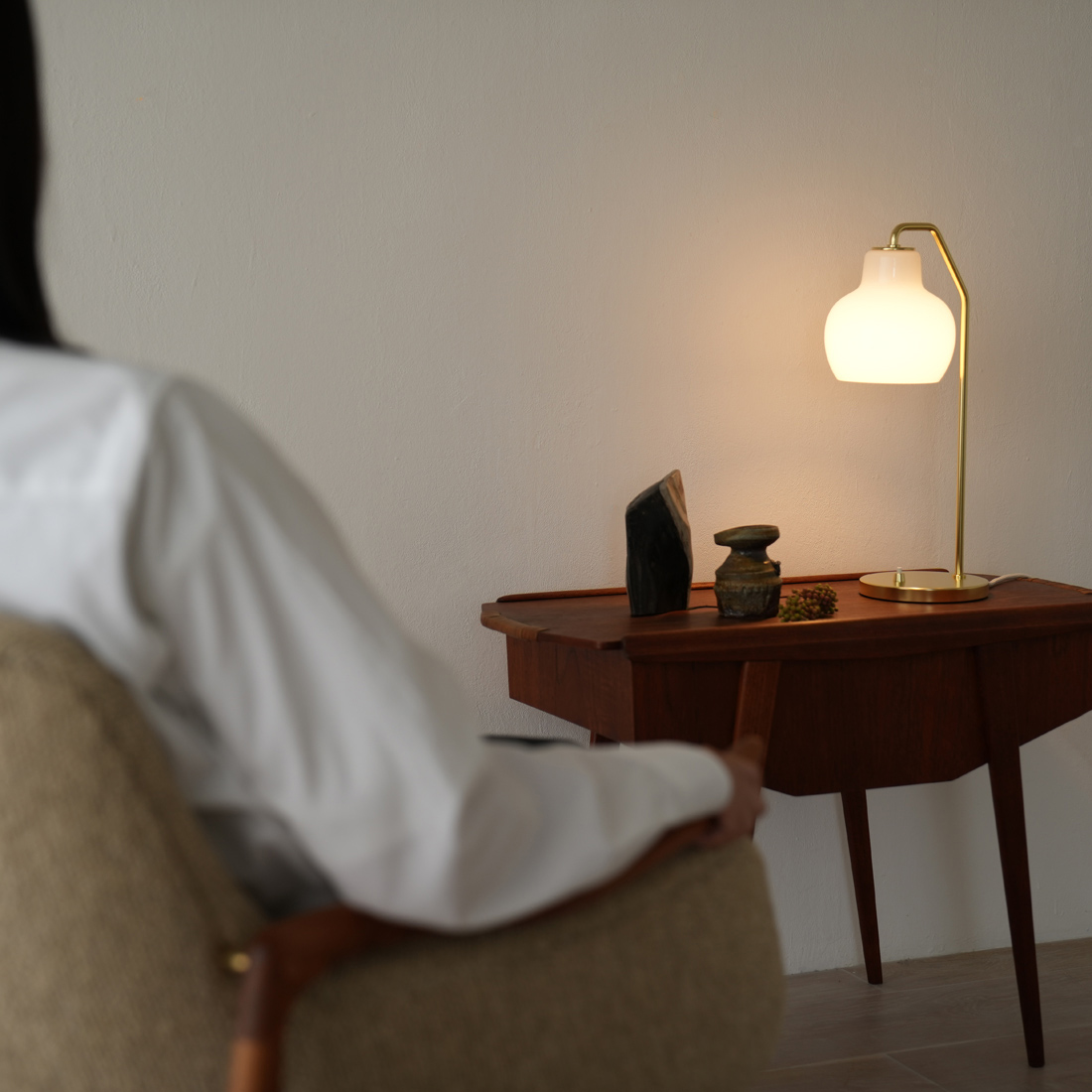 VL Ring Crown Table Lamp