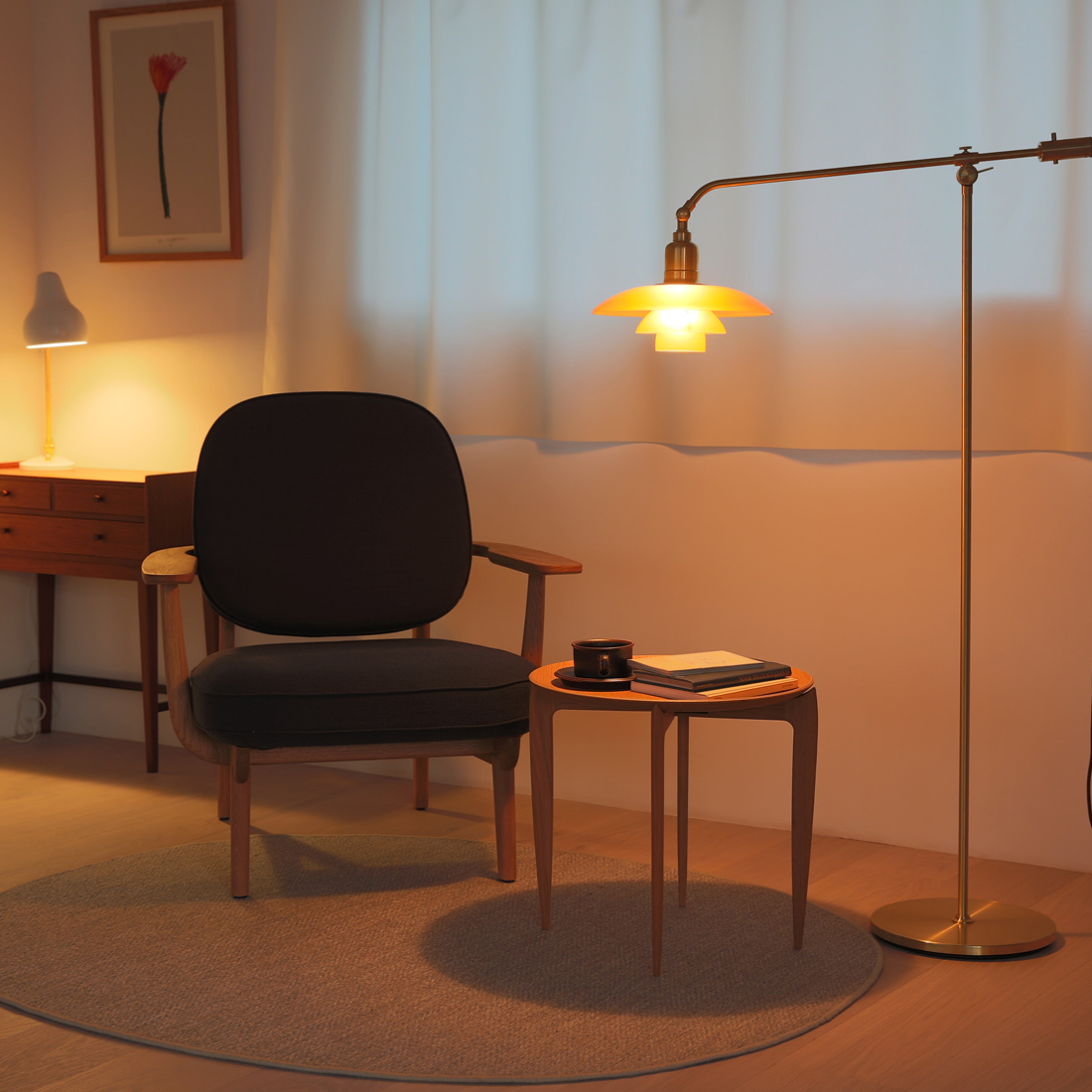 PH 3/2 琥珀色ガラスフロアランプ