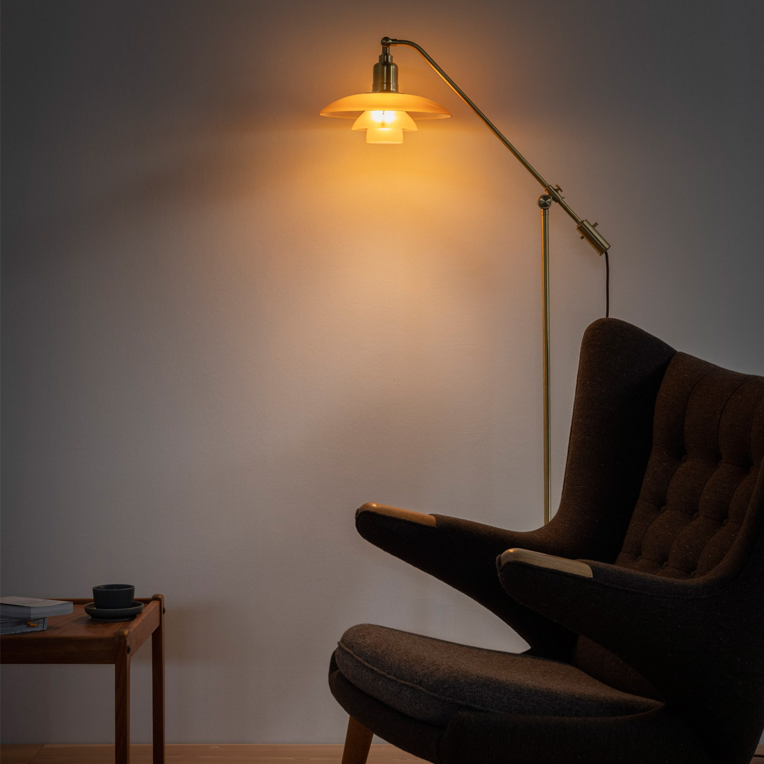 PH 3/2 琥珀色ガラスフロアランプ