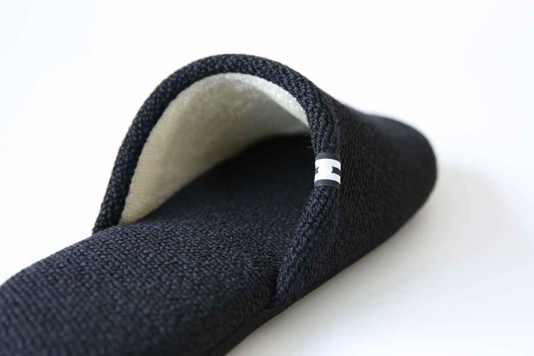 スリッパの甲裏