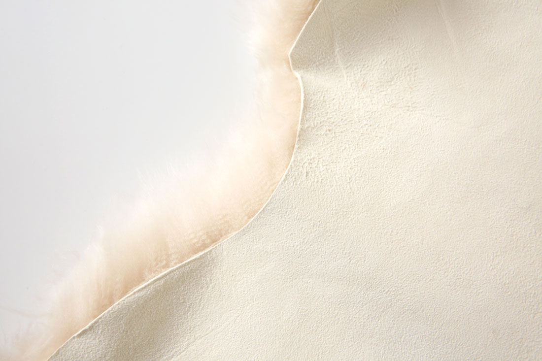 心地よい柔らかさと温かさ最高品質のシープスキン