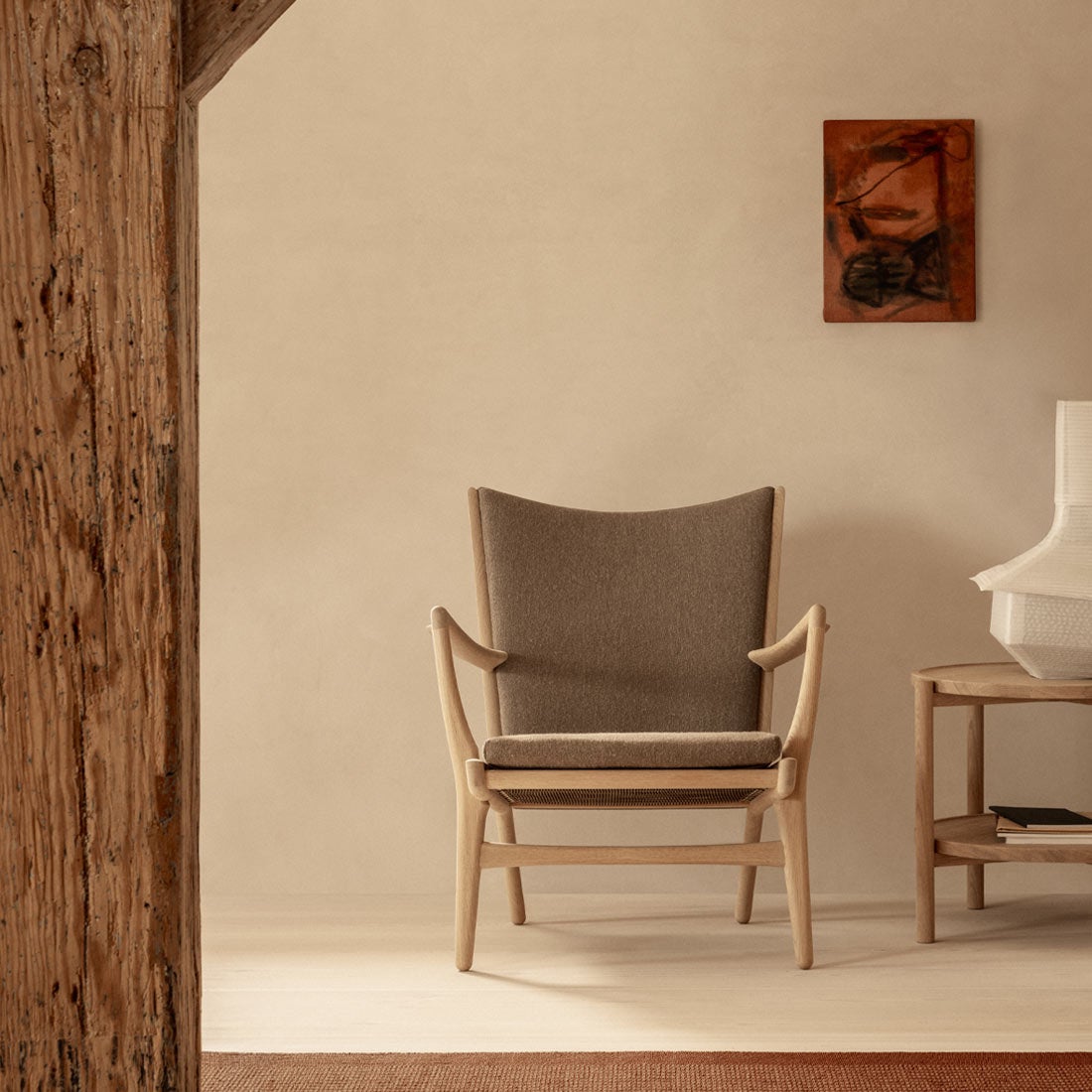 コンパクトに佇むラウンジチェア PP16