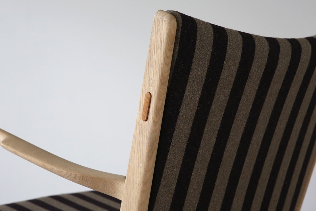 コンパクトに佇むラウンジチェア PP16