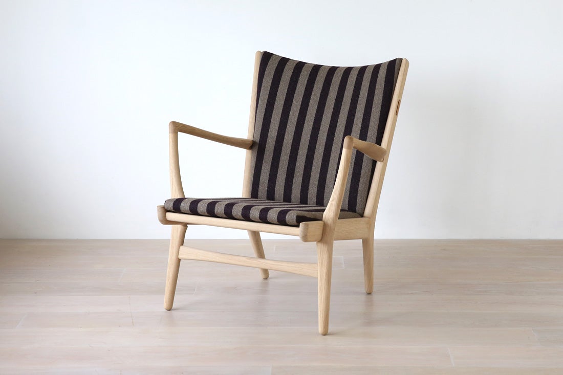 コンパクトに佇むラウンジチェア PP16