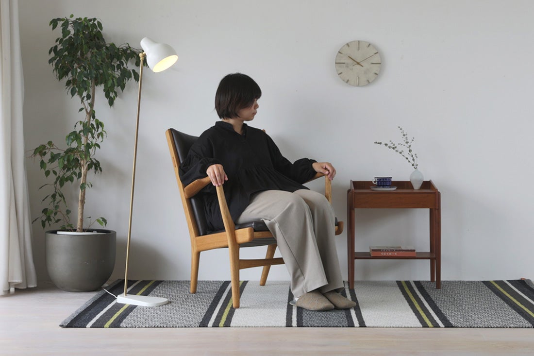 コンパクトに佇むラウンジチェア PP16