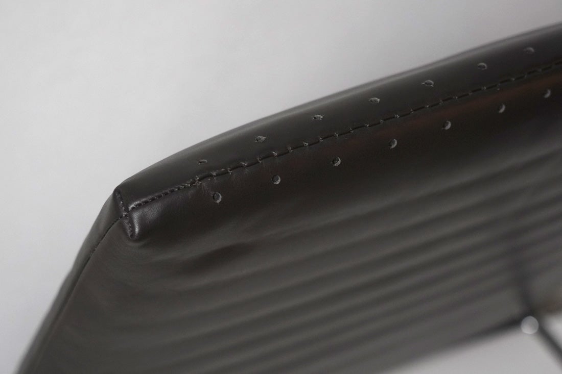 コンパクトに佇むラウンジチェア PP16