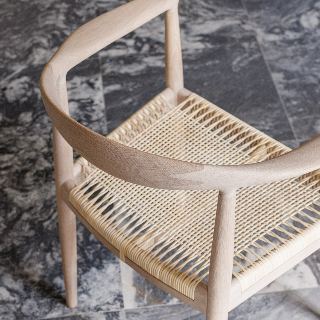 椅子の中の椅子「ザ・チェア」PP501