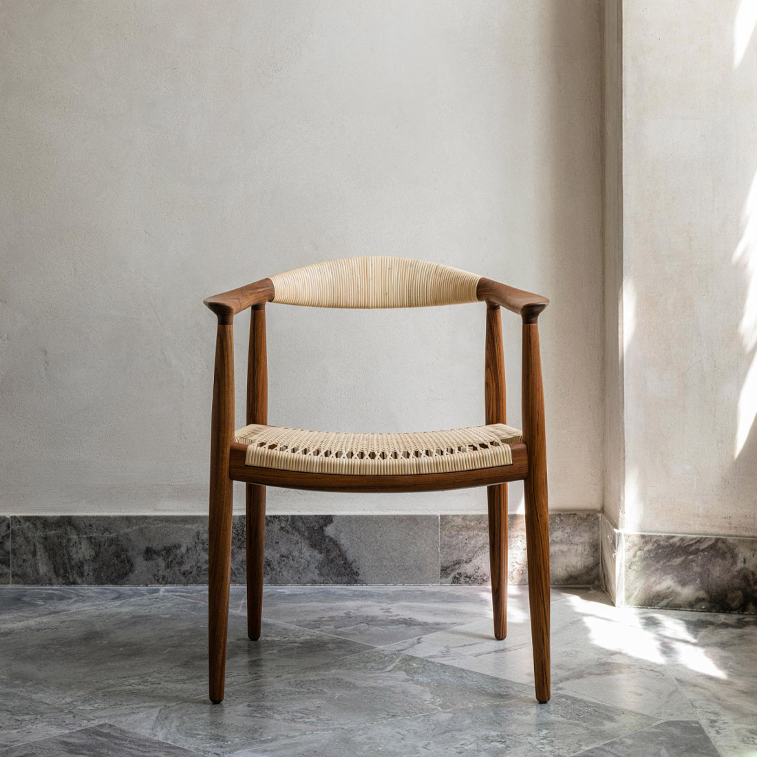 椅子の中の椅子「ザ・チェア」PP501