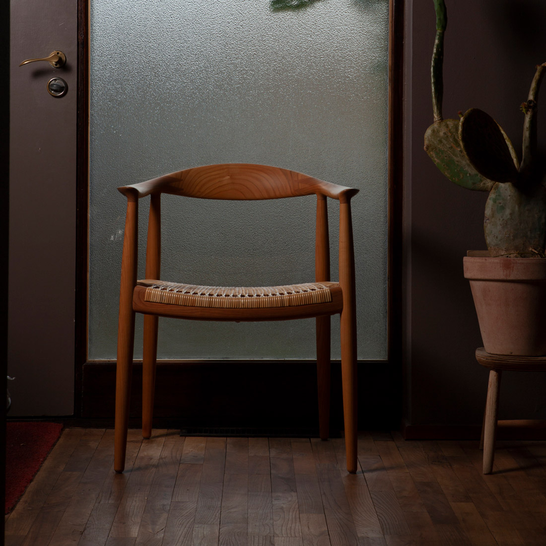 椅子の中の椅子「ザ・チェア」PP501