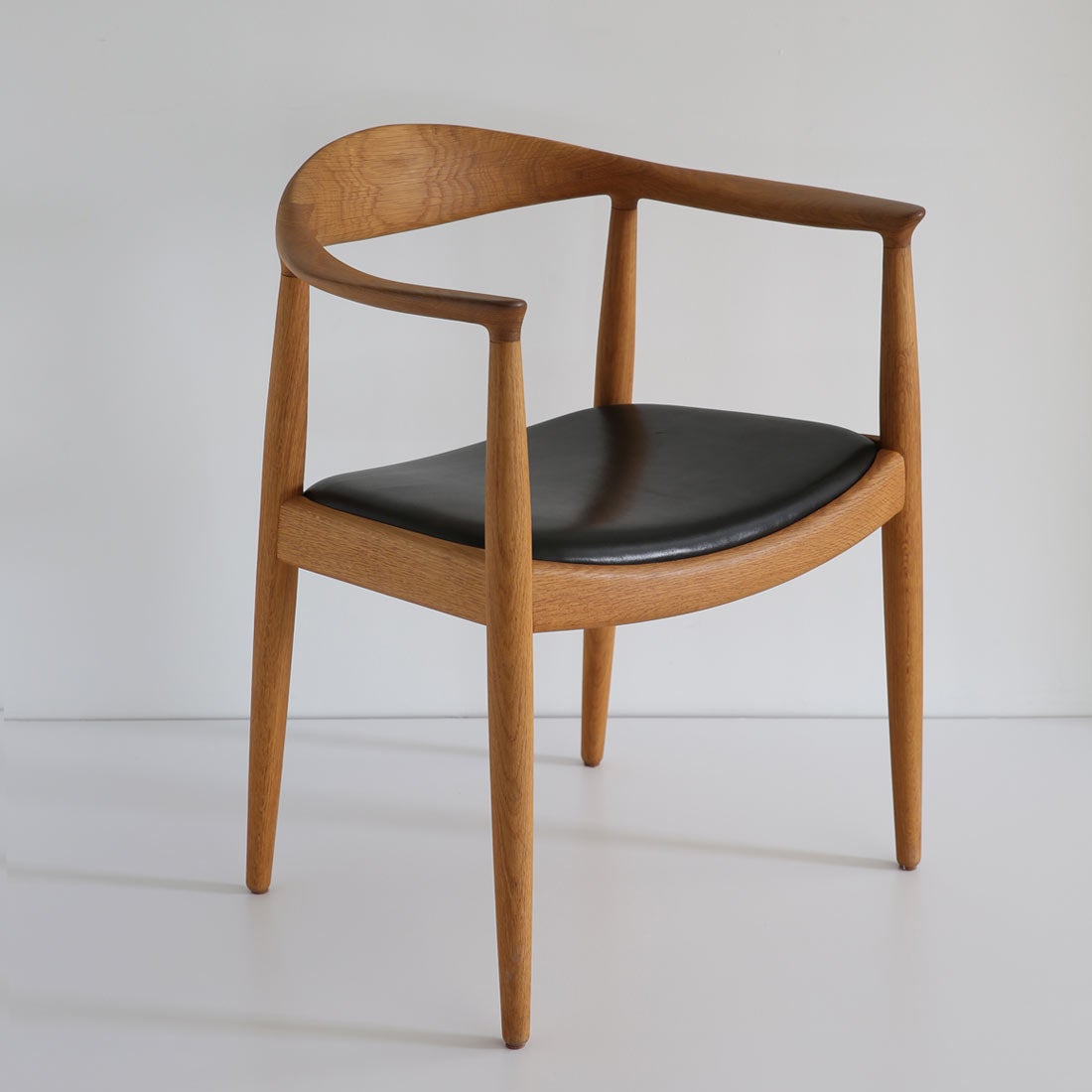 椅子の中の椅子 ザ・チェア PP503