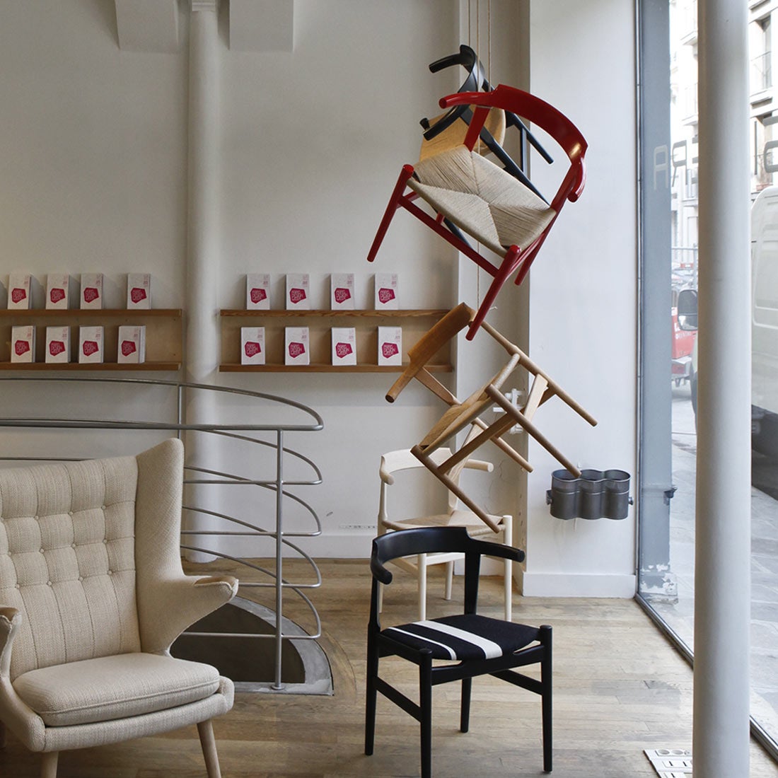 ウェグナーがたどり着いた究極のダイニングチェアPP58