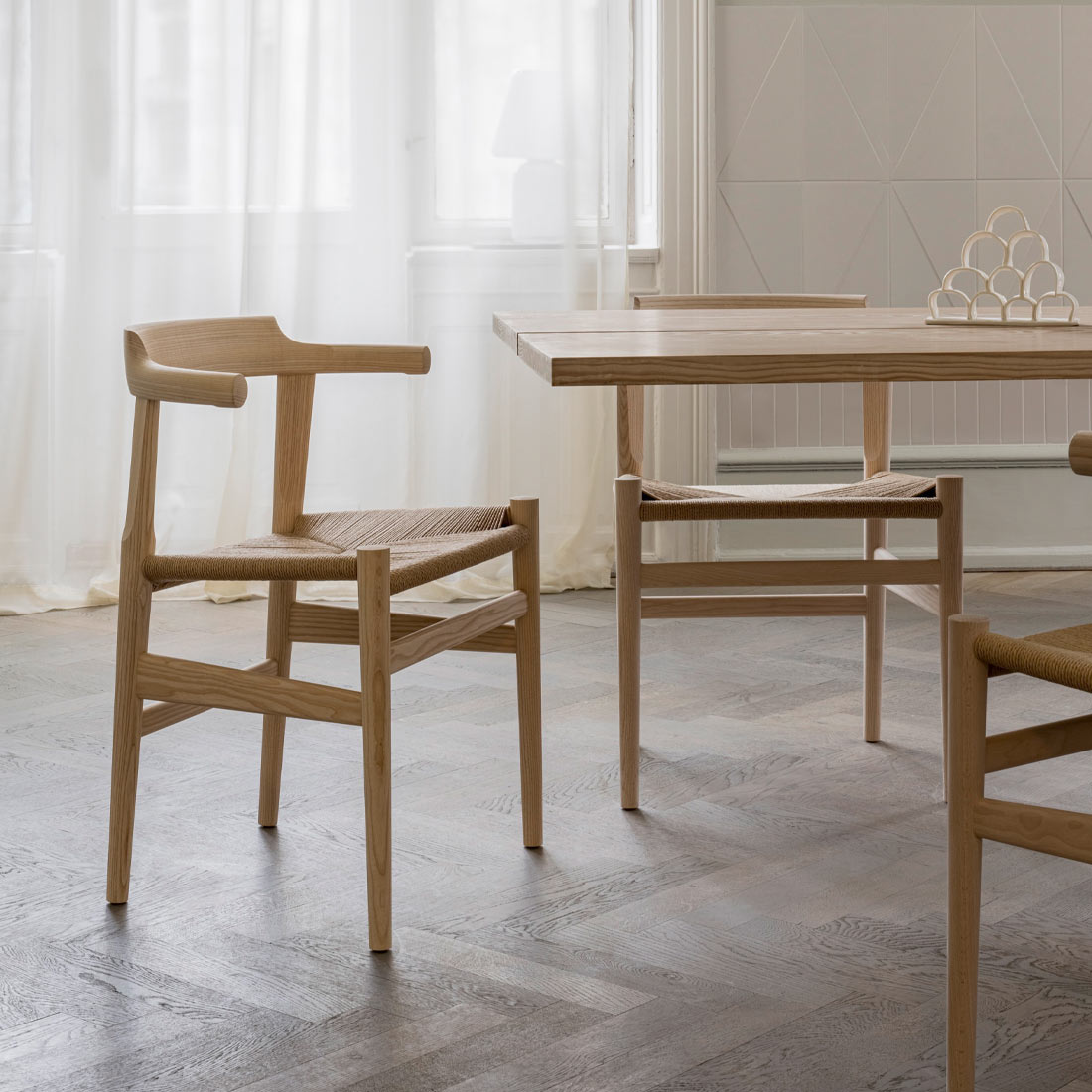 日々の暮らしに寄り添うダイニングチェアPP68