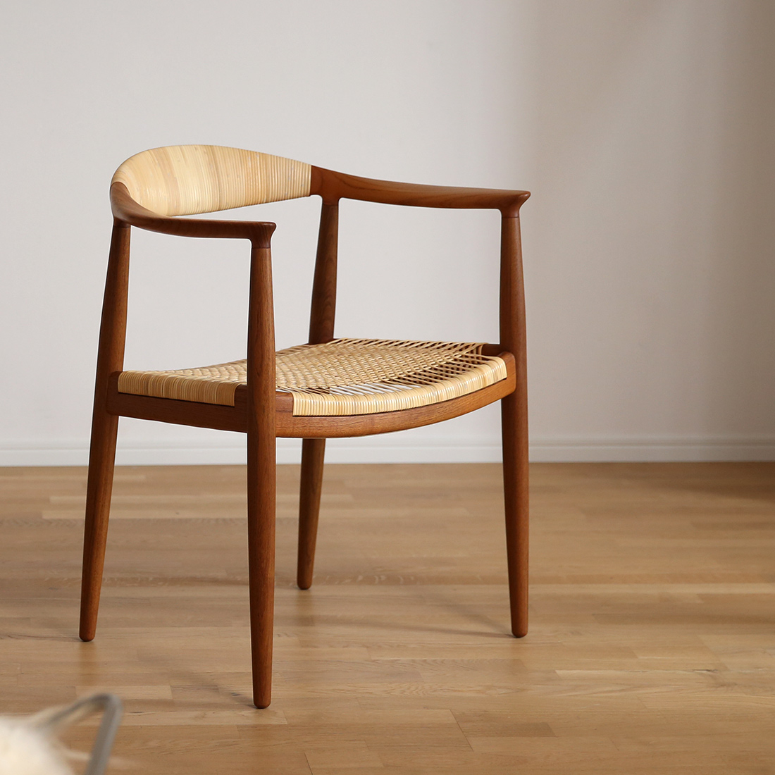 PP501 The Chair 75周年記念限定モデル