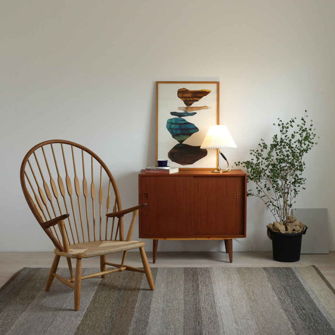 巨匠ウェグナーの彫刻的な一脚PP550