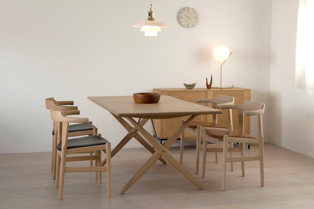 構造を美しく見せる建築的テーブルPP85