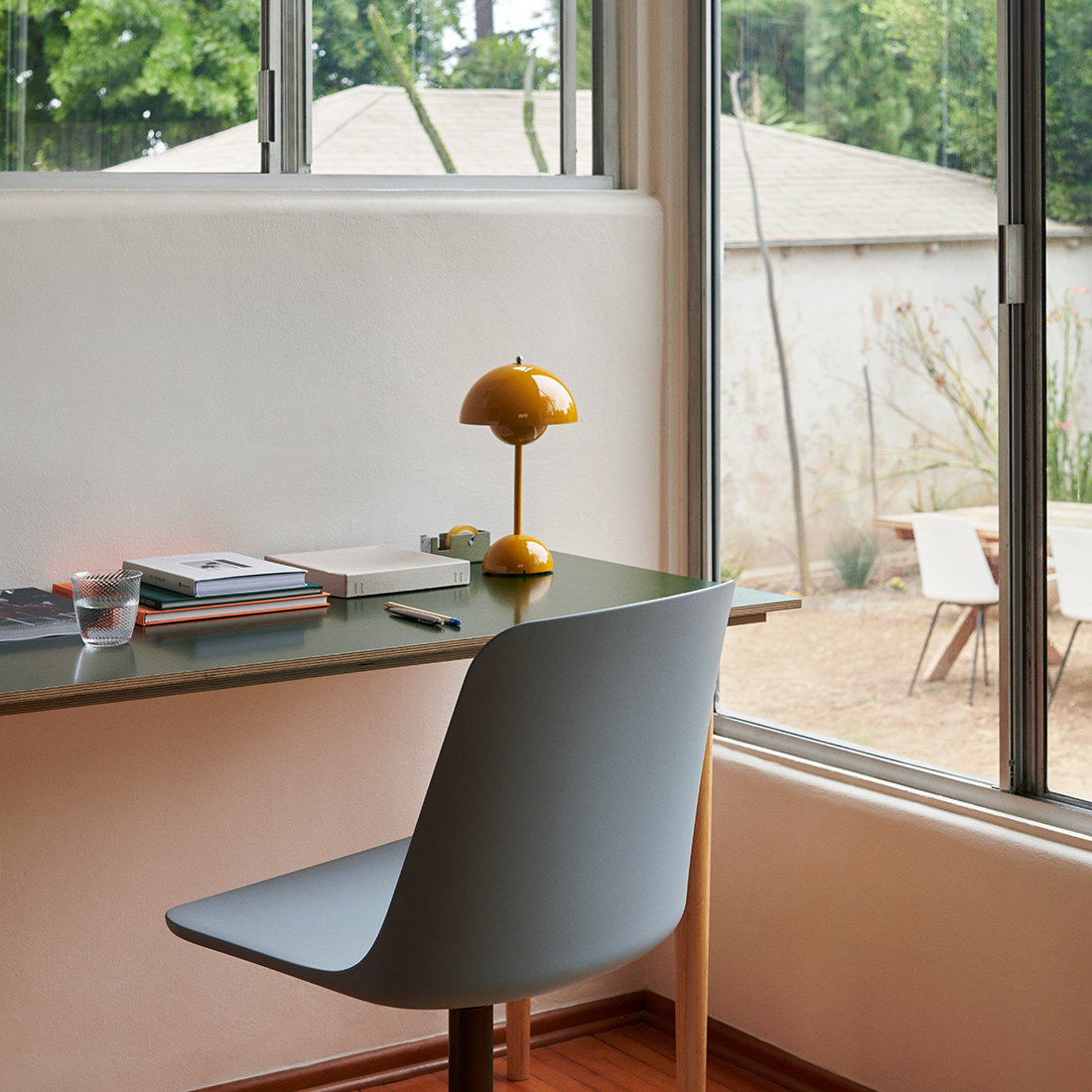 フラワーポットポータブルライトの色彩