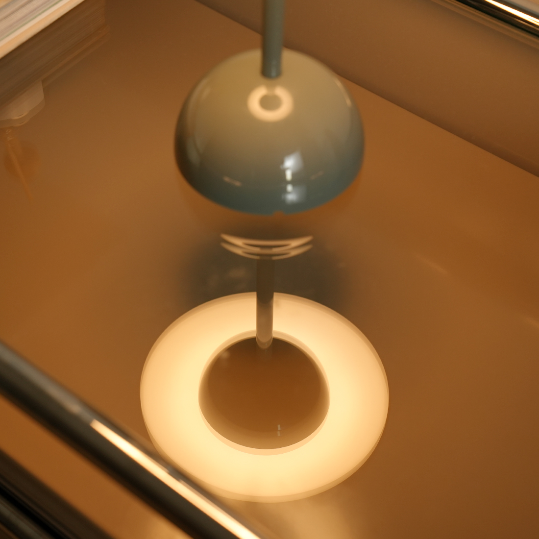 フラワーポットポータブルライトの反射光