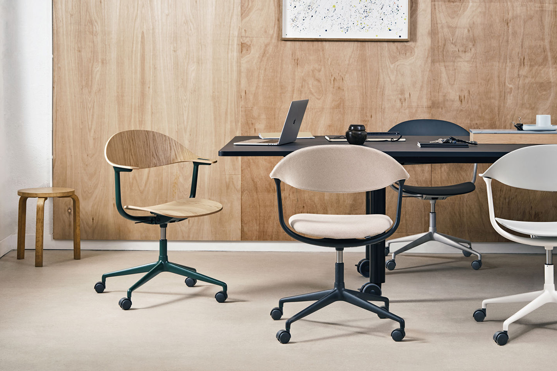 オフィスらしすぎないワークチェア