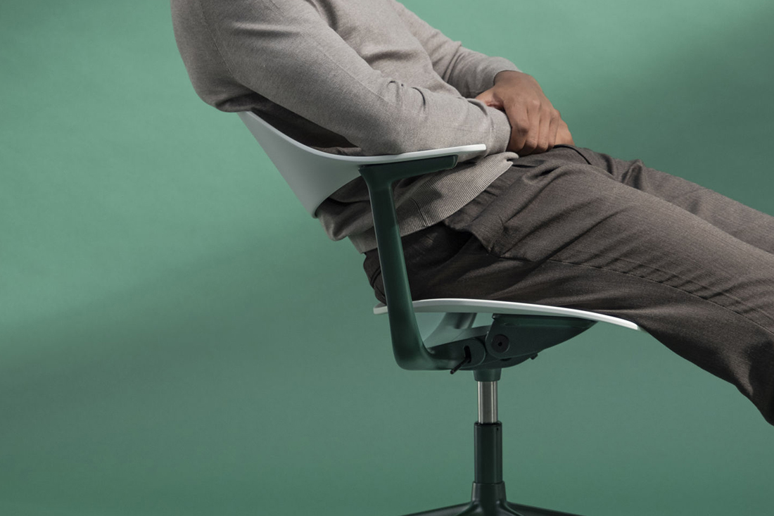 背もたれと座面が連動して動く構造