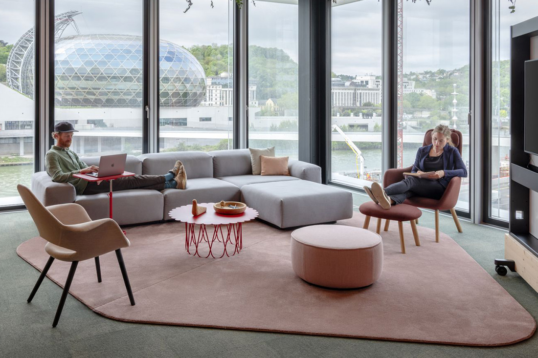 ソフトモジュラーソファのリビングスタイリング