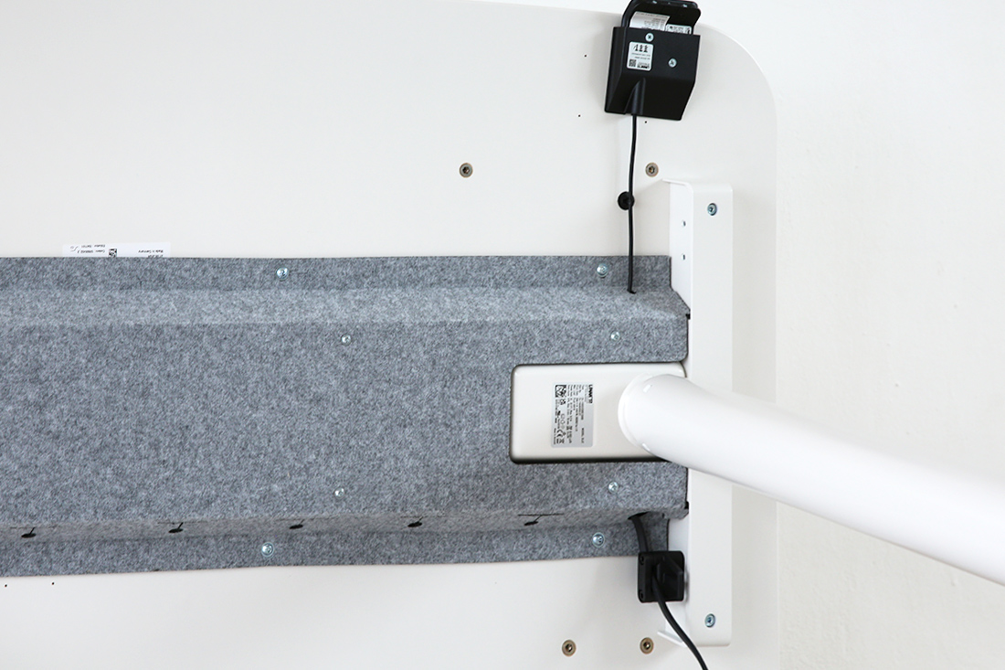 Tyde 2 Home Deskのトレイ