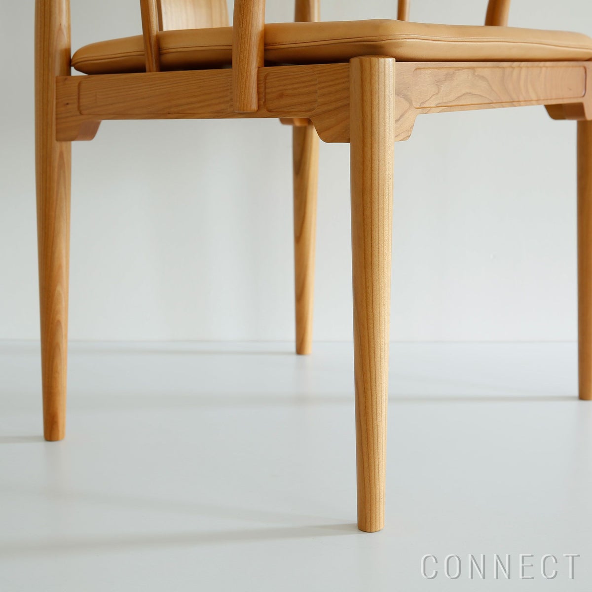 FRITZ HANSEN（フリッツ・ハンセン） / CHINA CHAIR（チャイナチェア） / チェリー（ラッカー仕上げ） / シートクッション：ナチュラルレザー
