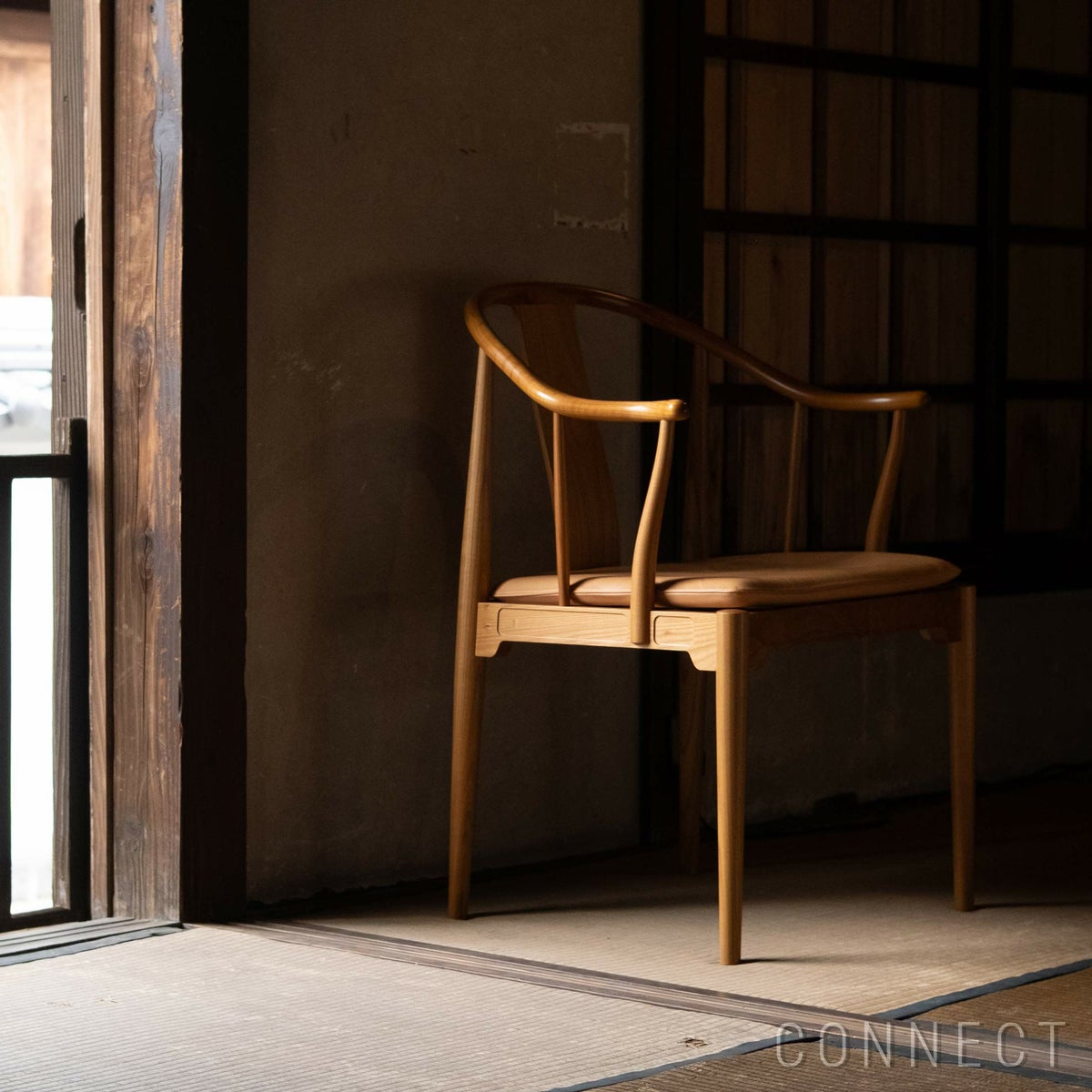 FRITZ HANSEN（フリッツ・ハンセン） / CHINA CHAIR（チャイナチェア） / チェリー（ラッカー仕上げ） / シートクッション：ナチュラルレザー