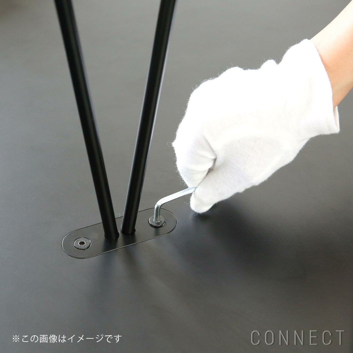 CARL HANSEN & SON （カール・ハンセン＆サン） E020 / EMBRACE TABLE / オーク材・ブラック塗装・ブラックラミネート・ブラック脚 / φ139.5cm / ダイニングテーブル