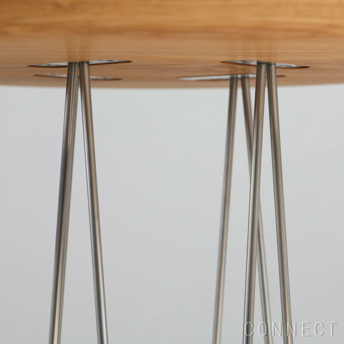 CARL HANSEN & SON （カール・ハンセン＆サン） E021 / EMBRACE LOUNGE TABLE / オーク材・オイル仕上げ・ステンレス脚 / φ48cm / コーヒーテーブル