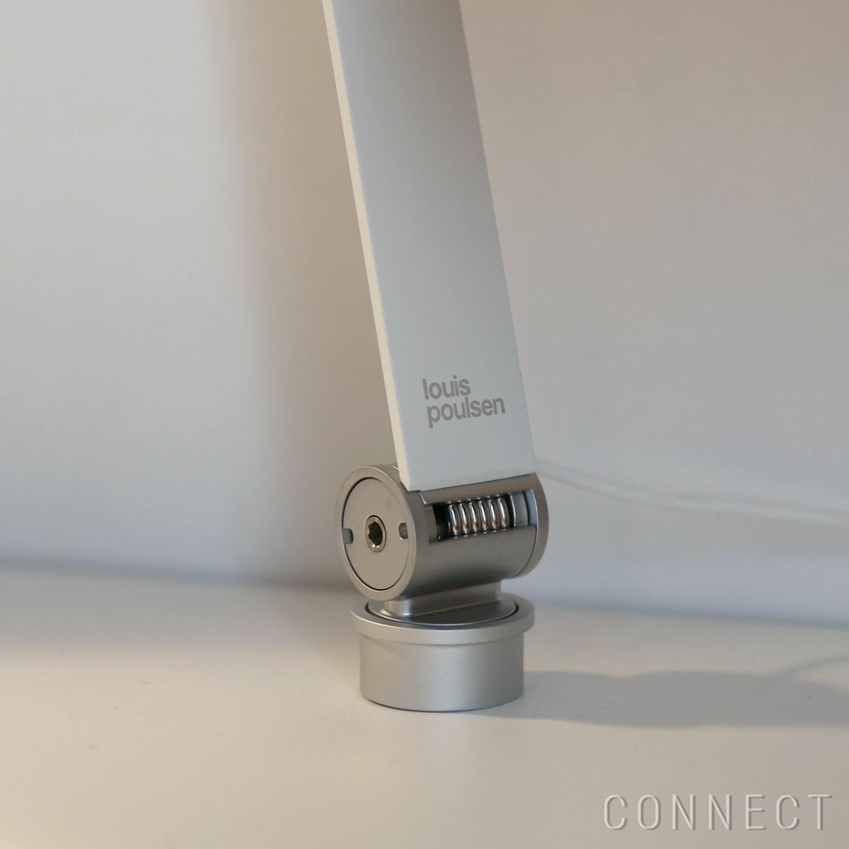 louis poulsen(ルイスポールセン) NJP Table（NJP テーブル） / ピン差込式 / 3000K