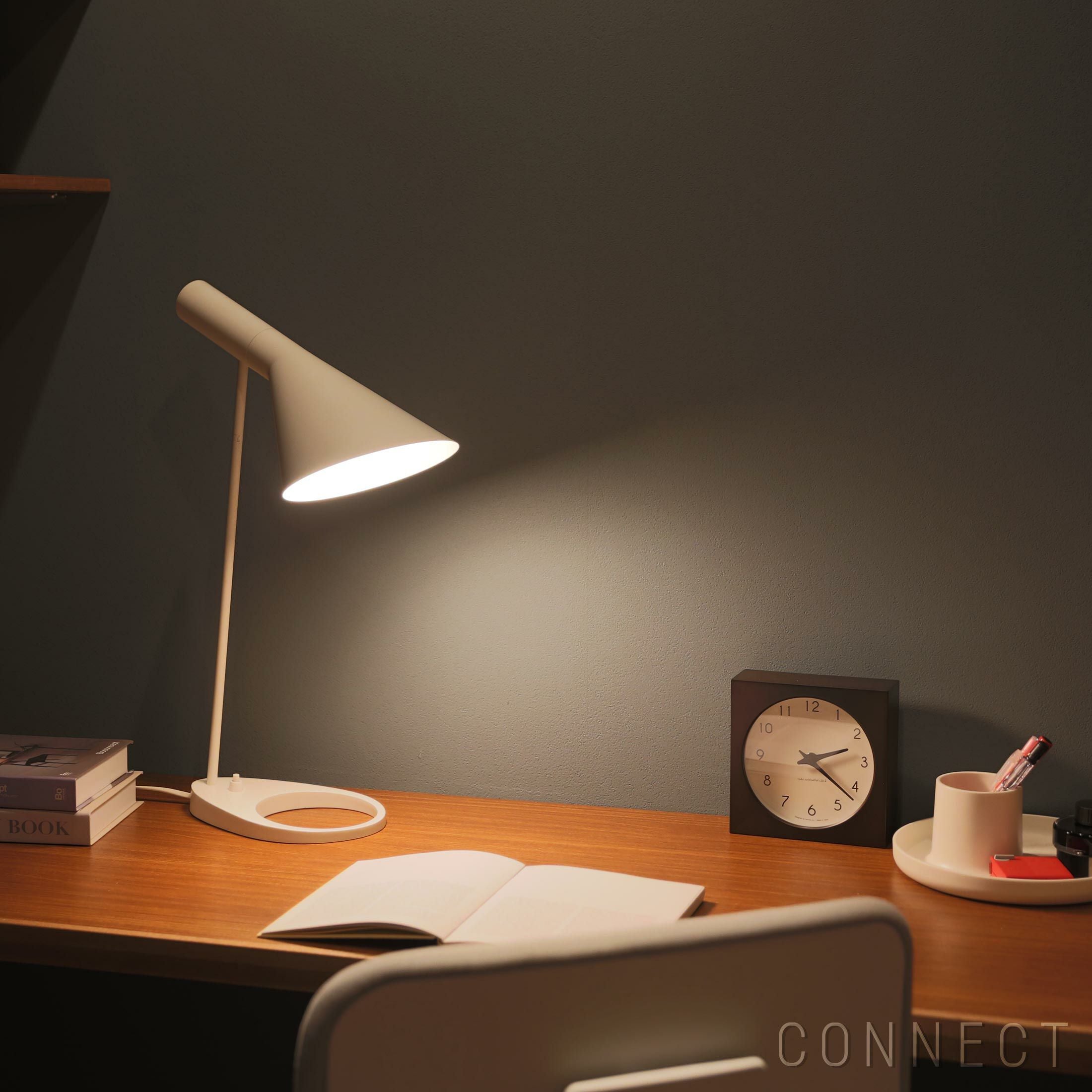 Louis Poulsen（ルイスポールセン） / AJ Table（AJテーブル） / 全3色