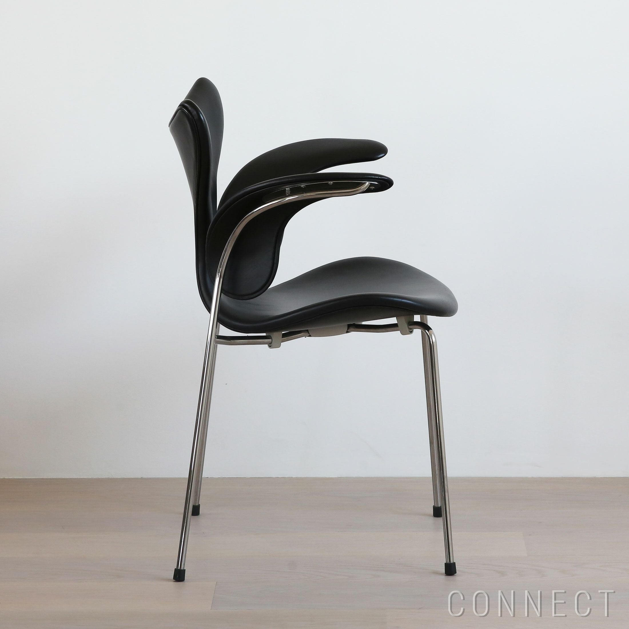 FRITZ HANSEN（フリッツ・ハンセン） / LILY（リリー） / アームチェア